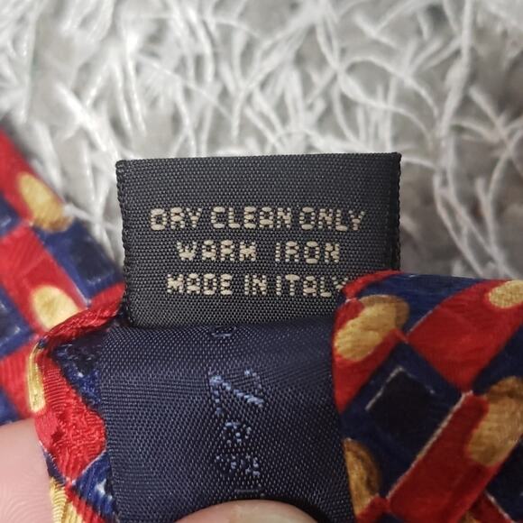 Ermenegildo Zegna Geometric Red & Blue 100% Silk Tie, Made in Italy - Picture 8 of 8